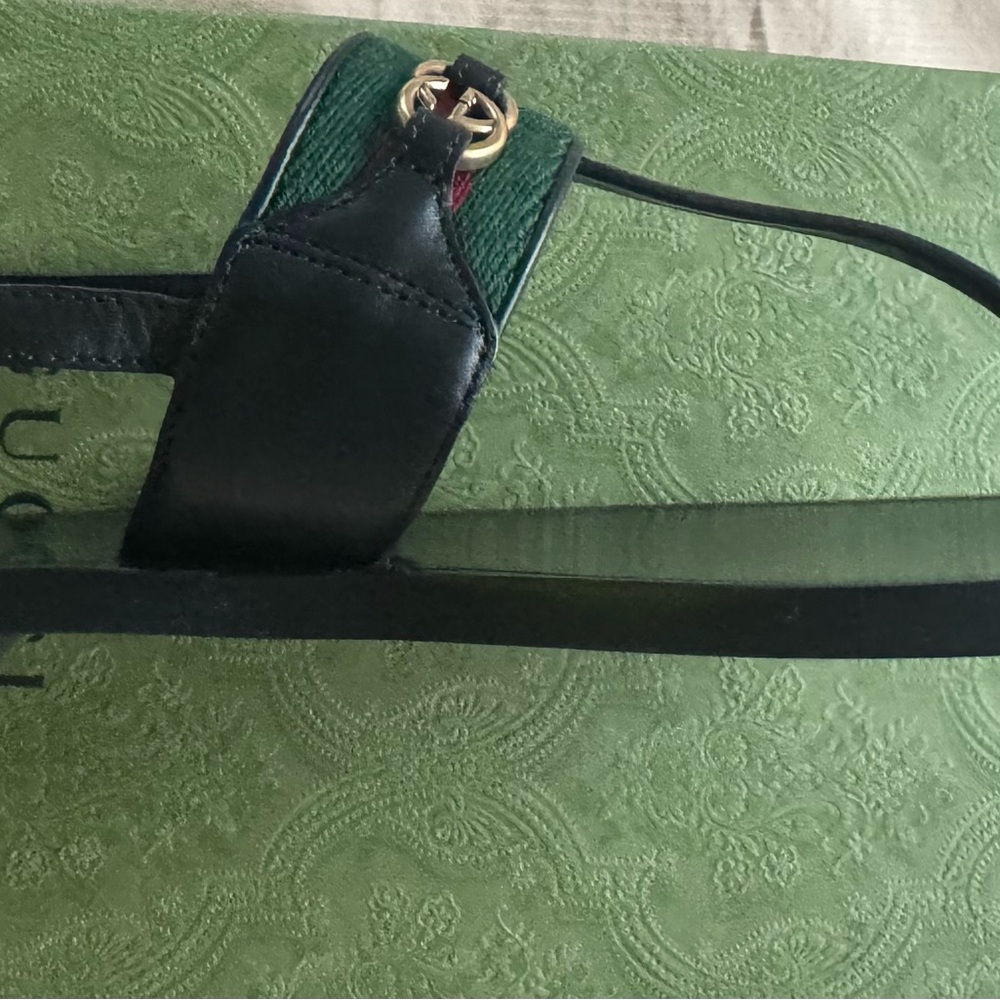 Gucci Black Leather Thong Sandals Green/Red Stripe & Gold Accents Size 39.5 NWT - Picture 6 of 12